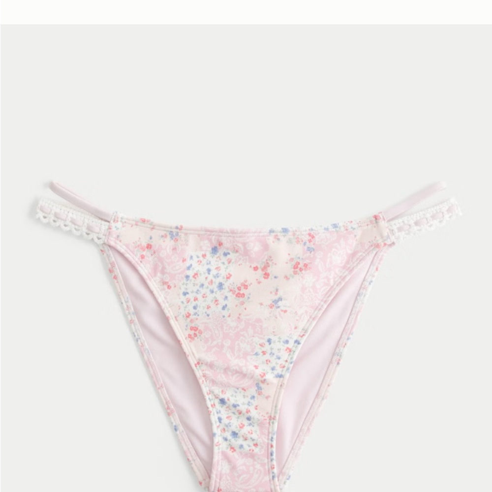 Hollister  patchwork Floral Lace Trim Bikini Bottom size Medium tags attached